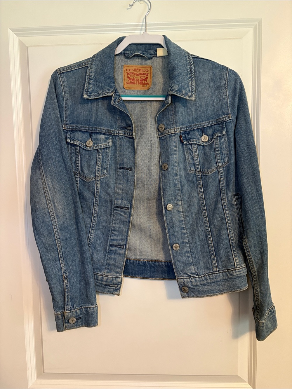 Vintage Levi Strauss | Medium Wash |Women’s Denim Trucker Jacket